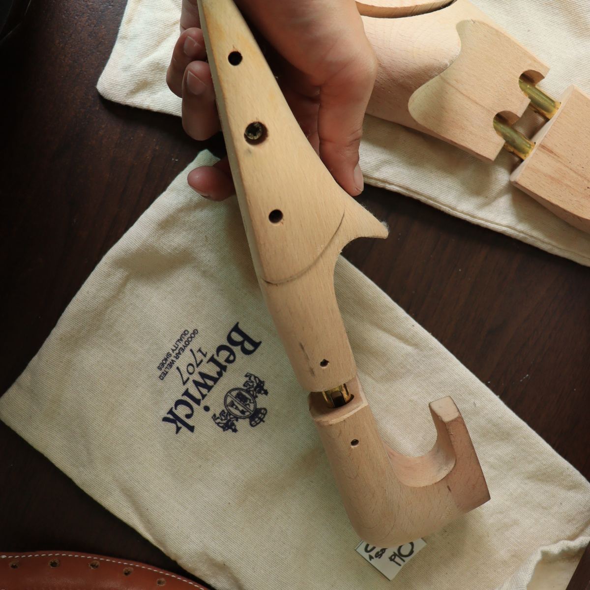 Berwick1707 Shoe Tree Beech Wood Natural (Twin Tube) + ถุงผ้า Berwick 2… รูปที่ 5