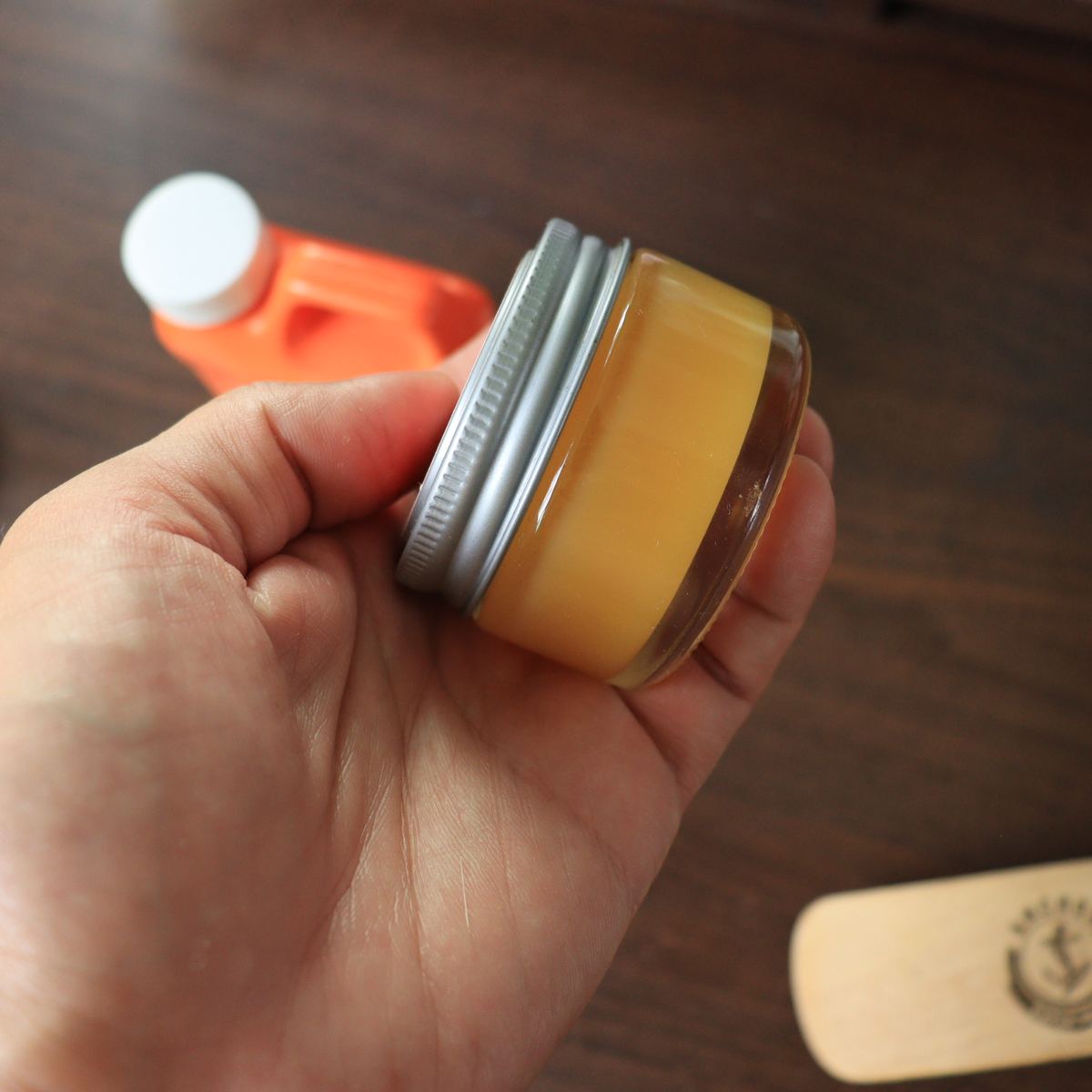 JEWEL JEWEL Mink Oil 50ml + แปรงขัดหนังด้ามไม้ 1 อัน รูปที่ 3