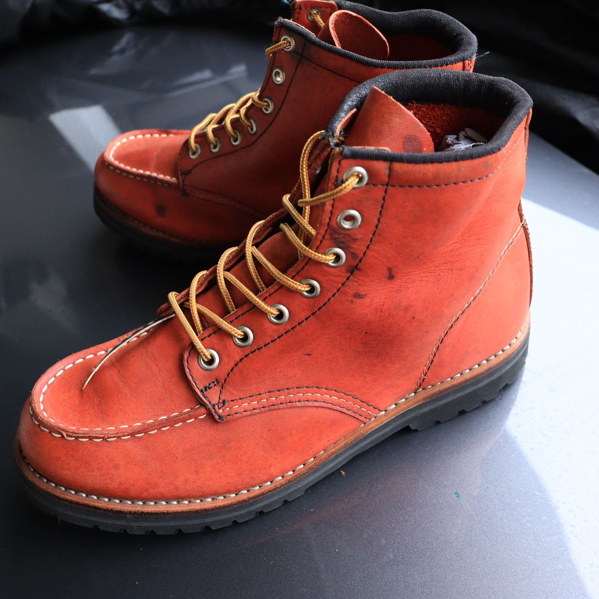 Red boots Moctoe รูปที่ 3